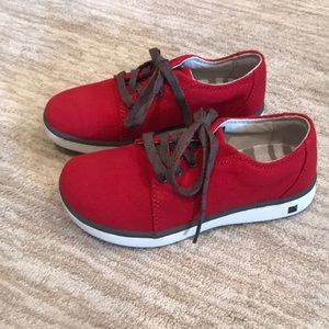 Bogs boys red canvas shoes, new
